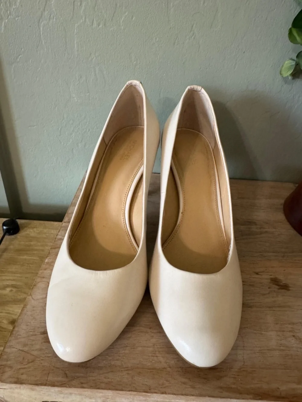 Michael Kors Nude Pumps Heels Size 9 Elegant Classic